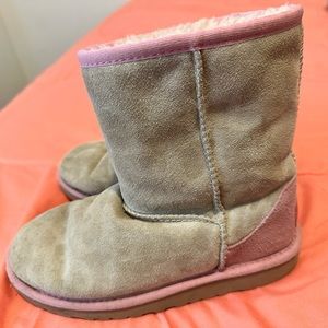 UGG girl size 2